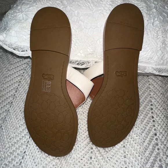 Coach Women's Tan and Cream Sandals NWOT size 8.5 - Picture 3 of 4